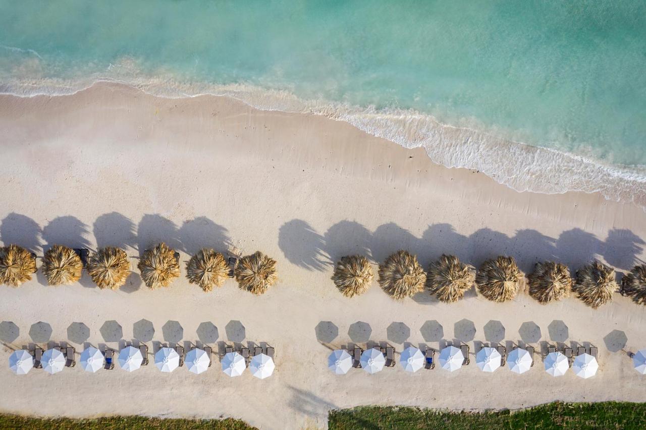 Hotel Ocean Eden Bay (Adults Only) Spring Rises Exteriér fotografie Aerial view of the beach at Atlantis Paradise Island