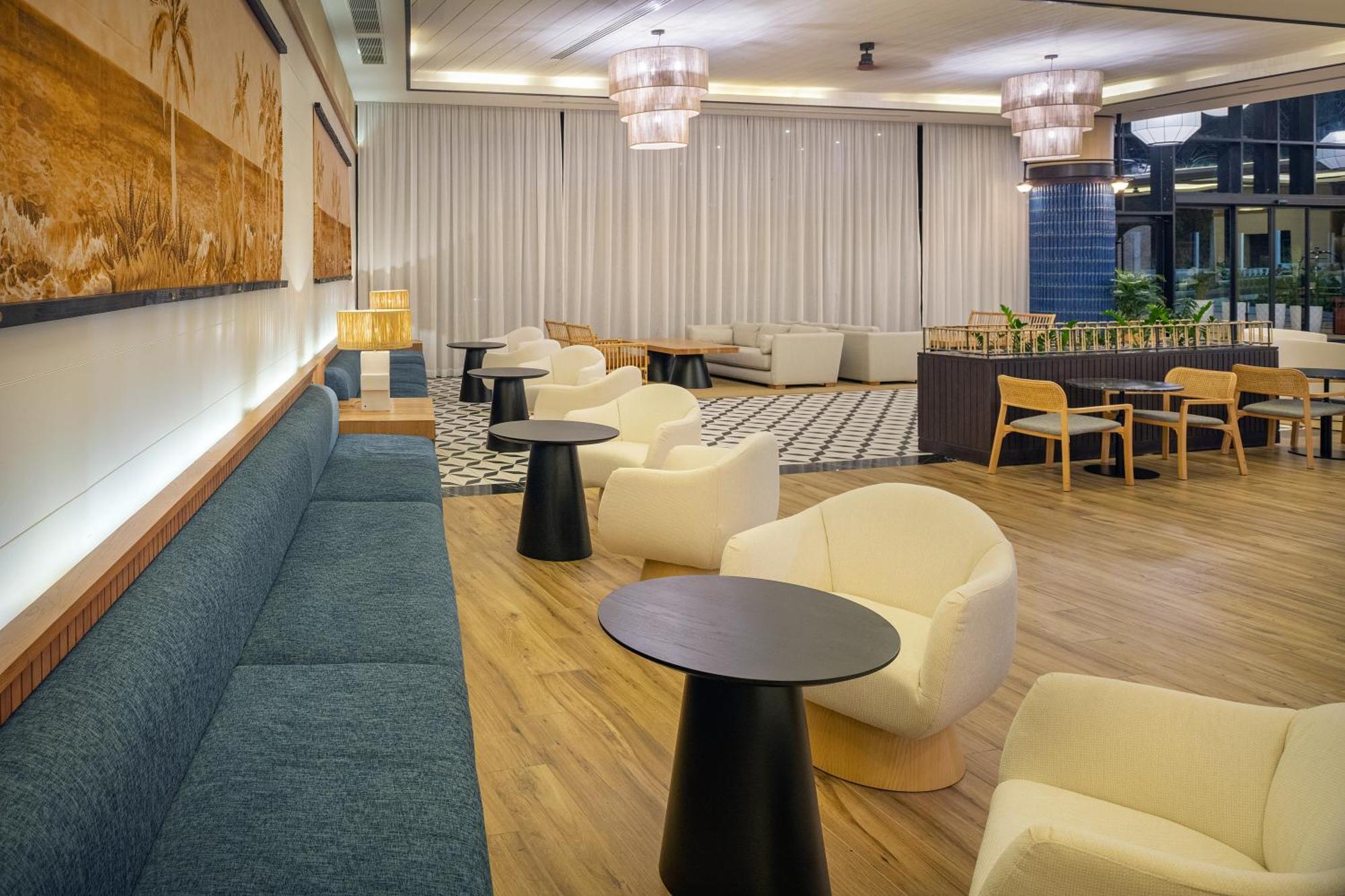 Hotel Ocean Eden Bay (Adults Only) Spring Rises Exteriér fotografie The lounge at the airport