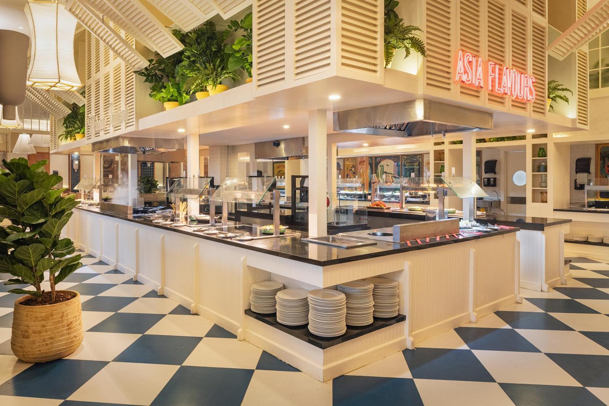 Hotel Ocean Eden Bay (Adults Only) Spring Rises Exteriér fotografie The buffet at the restaurant